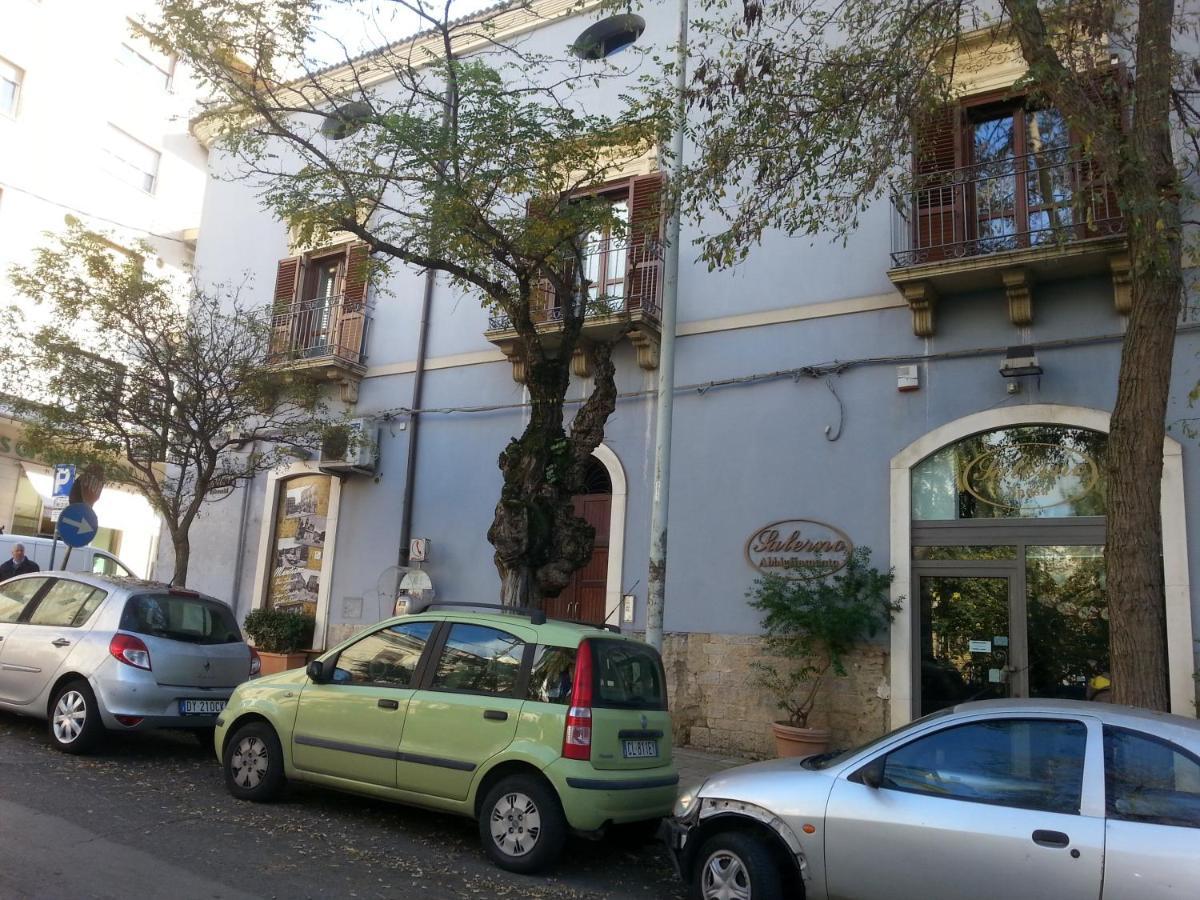 Palazzo Cosentino Bed & Breakfast Caltanissetta Exterior photo